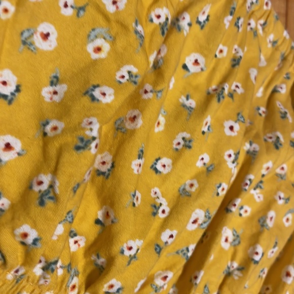 Ruffled crop tank top - Picture 2 of 2